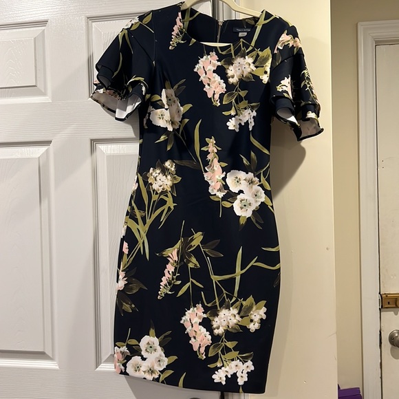 Tommy Hilfiger floral print flutter sleeve dress - Picture 2 of 3
